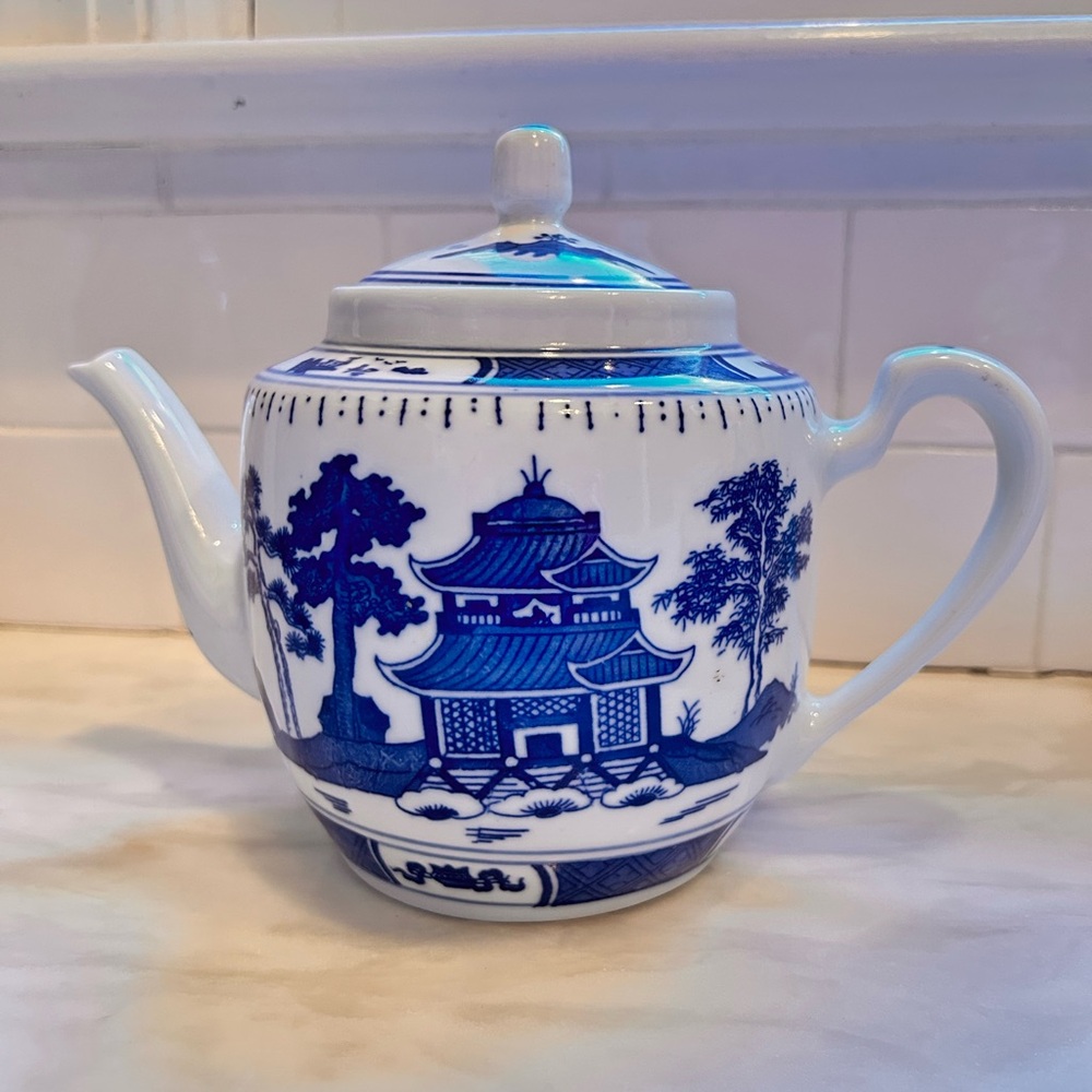 Canton Style Blue and White Jingdezhen Porcelain Four Cup Teapot